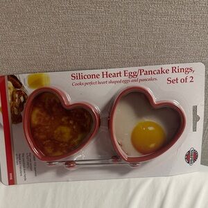Set of 2 silicone heart egg/pancake rings